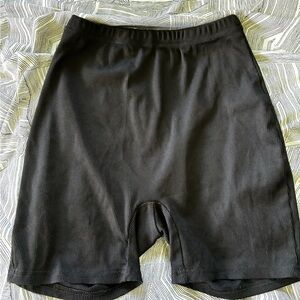 SHEIN Black Athletic Shorts Stretchy Mid-Thigh